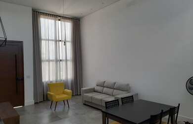 Imagem: A casa em condomínio possui 3 Dormitórios, 3 Banheiros, 4