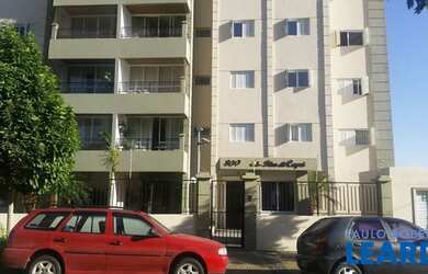 Imagem: O apartamento possui 2 Dormitórios, 2 Banheiros, 2 Vagas na