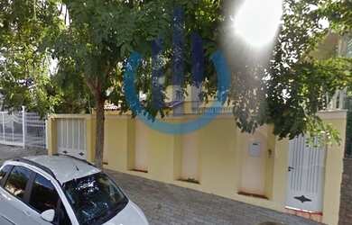 Imagem: O depósito possui 5 Vagas na garagem, 325m² de Área e está