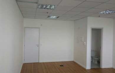 Imagem: O depósito à venda possui 1 Vaga na garagem e 35m² de Área