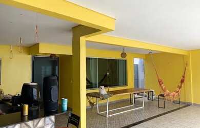 Imagem: A casa em condomínio possui 2 Dormitórios, 2 Banheiros, 2