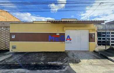 Imagem: A casa possui 4 Dormitórios, 3 Banheiros, 1 Vaga na garagem