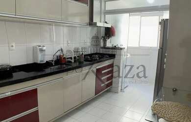 Imagem: O apartamento possui 3 Dormitórios, 2 Banheiros, 2 Vagas na