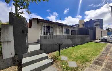 Imagem: A casa possui 2 Dormitórios, 1 Banheiro, 1 Vaga na garagem