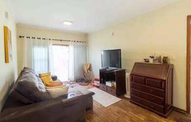 Imagem: A casa possui 3 Dormitórios, 4 Banheiros, 2 Vagas na garagem