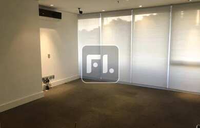 Imagem: O depósito possui 5 Vagas na garagem, 220m² de Área e está