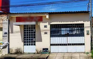 Imagem: A casa possui 2 Dormitórios, 2 Banheiros, 2 Vagas na garagem