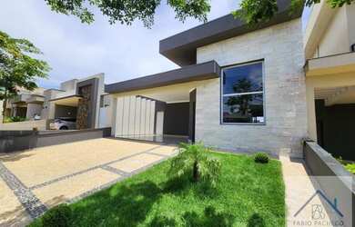 Imagem: A casa em condomínio possui 3 Dormitórios, 4 Banheiros, 4