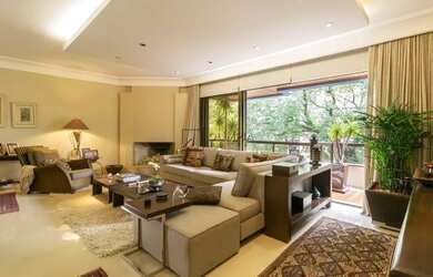 Imagem: O apartamento possui 4 Dormitórios, 3 Banheiros, 4 Vagas na