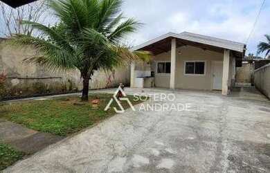 Imagem: A casa possui 2 Dormitórios, 1 Banheiro, 3 Vagas na garagem