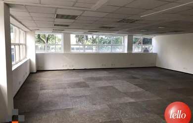 Imagem: O depósito possui 1 Vaga na garagem, 105m² de Área e está