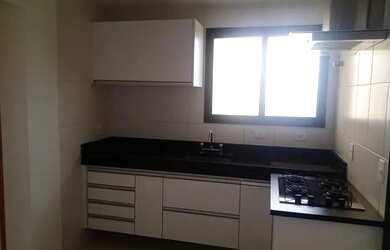 Imagem: O apartamento possui 4 Dormitórios, 3 Banheiros, 3 Vagas na