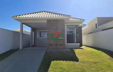 Imagem: A casa em condomínio possui 3 Dormitórios, 1 Banheiro, 2 Vagas