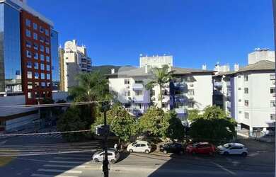 Imagem: O apartamento possui 3 Dormitórios, 2 Banheiros, 1 Vaga na