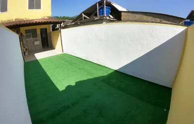 Imagem: A casa possui 2 Dormitórios, 2 Banheiros, 2 Vagas na garagem