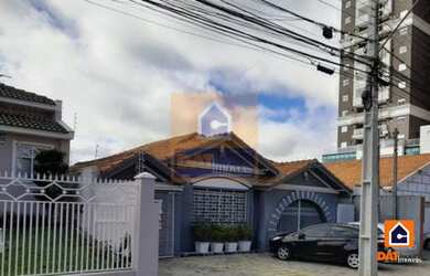 Imagem: A casa possui 3 Banheiros, 5 Vagas na garagem, 200m² de Área