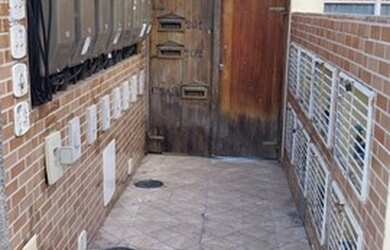 Imagem: A casa em condomínio possui 2 Dormitórios, 1 Banheiro, 75m²