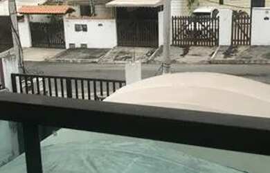 Imagem: A casa possui 3 Dormitórios, 3 Banheiros e 1 Vaga na garagem