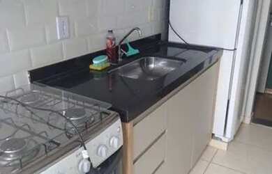 Imagem: O apartamento possui 2 Dormitórios, 1 Banheiro, 1 Vaga na garagem