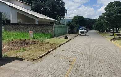 Imagem: O terreno possui 450m² de Área e está localizado em Porto