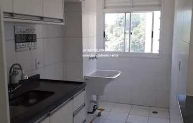 Imagem: O apartamento possui 2 Dormitórios, 1 Banheiro, 1 Vaga na garagem