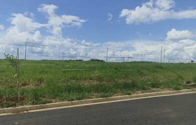 Imagem: O terreno possui 242m² de Área e está localizado em Jardim