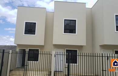 Imagem: A casa possui 3 Dormitórios, 1 Banheiro, 1 Vaga na garagem