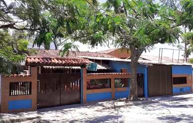 Imagem: O depósito possui 4 Vagas na garagem, 360m² de Área e está