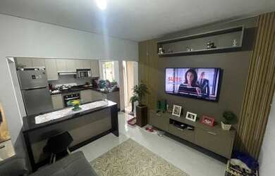 Imagem: A casa possui 2 Dormitórios, 1 Banheiro, 1 Vaga na garagem