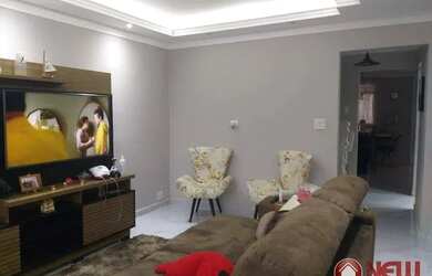 Imagem: A casa possui 3 Dormitórios, 4 Banheiros, 3 Vagas na garagem