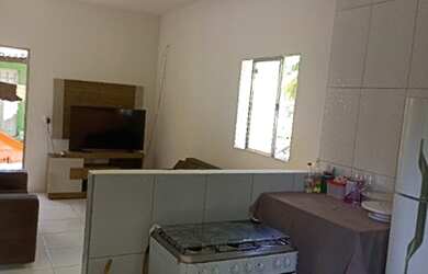 Imagem: A casa possui 2 Dormitórios, 1 Banheiro e está localizado