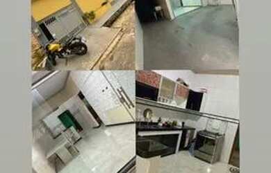 Imagem: A casa possui 2 Dormitórios, 2 Banheiros, 2 Vagas na garagem