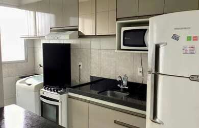 Imagem: O apartamento possui 2 Dormitórios, 1 Banheiro, 1 Vaga na garagem