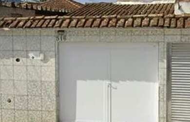 Imagem: A casa possui 2 Dormitórios, 3 Banheiros e 3 Vagas na garagem