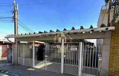 Imagem: A casa possui 2 Dormitórios, 1 Banheiro, 1 Vaga na garagem