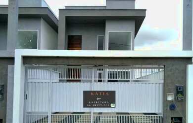 Imagem: A casa possui 3 Dormitórios, 4 Banheiros, 2 Vagas na garagem