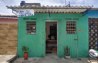 Imagem: A casa possui 2 Dormitórios, 1 Banheiro, Imóvel novo e está