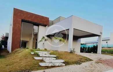 Imagem: A casa em condomínio possui 4 Dormitórios, 2 Banheiros, 5