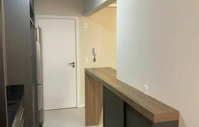 Imagem: O apartamento possui 2 Dormitórios, 1 Banheiro, 1 Vaga na garagem