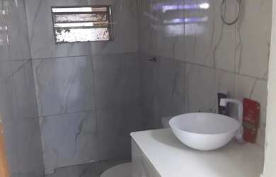 Imagem 4: Sobrado no Menino Deus com 3D, garagem para 2 carros e piscina