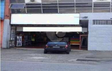 Imagem: O depósito possui 5 Vagas na garagem, 650m² de Área e está