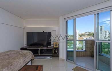 Imagem: O apartamento possui 1 Dormitório, 2 Banheiros, 2 Vagas na