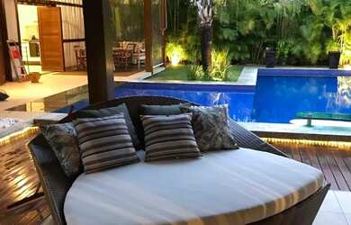 Imagem: A casa em condomínio possui 5 Dormitórios, 5 Banheiros, 5