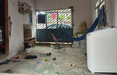 Imagem: A casa possui 3 Dormitórios, 3 Banheiros, 1 Vaga na garagem