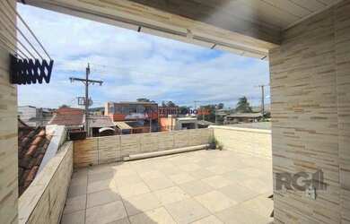 Imagem: A casa possui 3 Dormitórios, 2 Banheiros, 1 Vaga na garagem