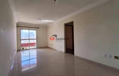 Imagem: O apartamento possui 3 Dormitórios, 2 Banheiros, 2 Vagas na