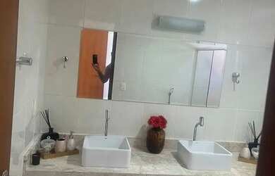 Imagem 7: Casa de condomínio para aluguel possui 320 metros quadrados com 4 quartos