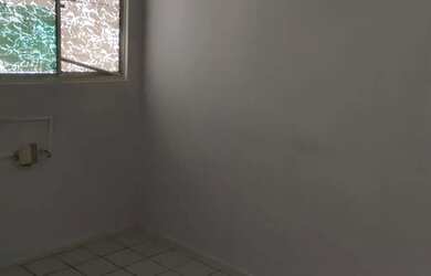 Imagem: O apartamento possui 2 Dormitórios, 1 Banheiro e está localizado