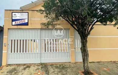 Imagem: A casa possui 5 Dormitórios, 1 Banheiro, 3 Vagas na garagem