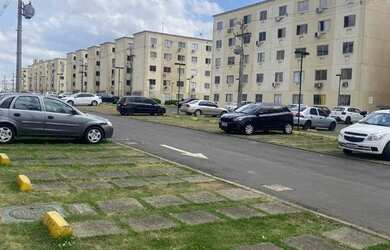 Imagem: O apartamento possui 2 Dormitórios, 1 Banheiro, 1 Vaga na garagem